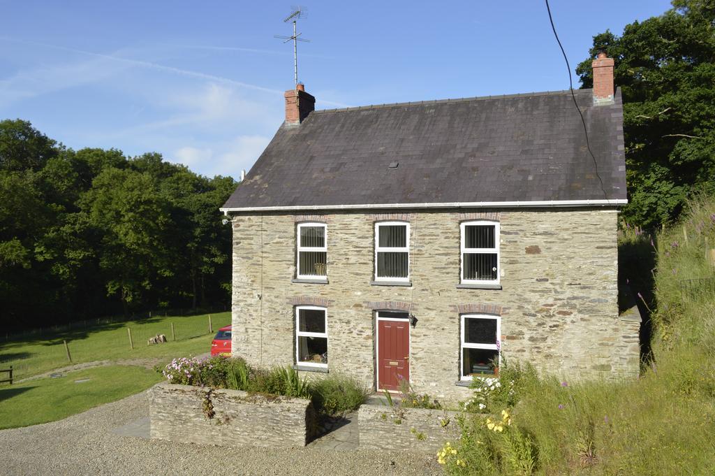 Troedyrhiw Bed & Breakfast Cardigan Exterior photo
