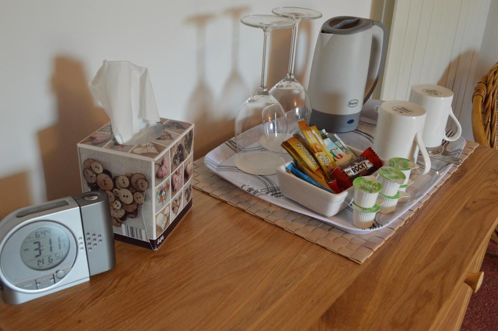 Troedyrhiw Bed & Breakfast Cardigan Room photo