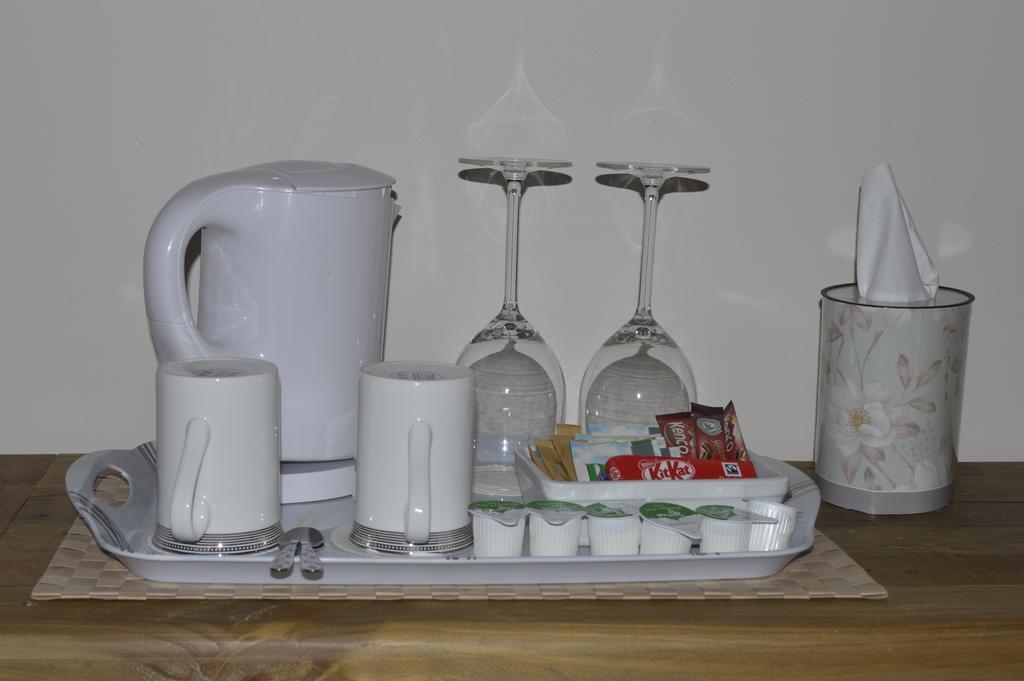 Troedyrhiw Bed & Breakfast Cardigan Room photo